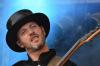 Hat momentan einen Lauf: Michael Kunkel mit seiner Band Slingshot, hier beim Rock-Open-Air 2016 in Wombach.
