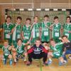Nach der doppelten Meisterschaft in der D-Jugend hat sich auch die C2-Jugend der Rimparer Handballer ungefährdet den Titel in der Bezirksliga gesichert – und das, obwohl das Team durchweg mit dem jüngerem Jahrgang gegen die teils körperlich überlegene Konkurrenz antrat. Über den Erfolg freuen sich: (hinten von links) Jonas Krenz (Fan), Lars Zimmermann, David Puchalla, Felix Bork, Marius Röthlein, Marc Zimmermann, Jonas Knaust, Jonas Schömig, Trainer Bastian Krenz, sowie (vorne von links) Michel Stamm, Luke Finnegan, Frederik Moosmann, Justus Schraud und Julian Röthlein. Foto: RW