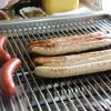 ... Karins „echte Thüringer Riesenbratwurst“ stammt tatsächlich aus Thüringen, nämlich aus Meiningen.