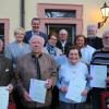 Die Veitshöchheimer Eigenheimer ehrten bei ihrer Jahresversammlung im Ratskeller langjährige Mitglieder (von links vorne): Hans-Joachim Pusch (25 Jahre), Gustav Martin, Rita Drewing (beide 50 Jahre), Volker Brand (25 Jahre), hinten 2. Vorsitzende Marianne Mucha, Bürgermeister Jürgen Götz, Hildegard Härtlein (für Sohn Bernhard, 25 Jahre), 3. Vorsitzender Ernst Wolfert, Gunda Katzorek (für Ehemann Peter, 25 Jahre) und 1. Vorsitzender Oswald Bamberger.