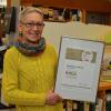 Für die freundliche Bedienung im Naturkostladen am Hohntor wurde Inhaberin Petra Beutel von der Zeitschrift „Schrot & Korn“ mit einer Urkunde in Gold geehrt.