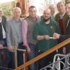 Am Dienstag begann das Einbrauen des Festbieres im Keiler Brauhaus. Im Bild von links: Ralph Rosenberger (Keiler Bier), Festwochenorganisator Dieter Daus, Brauhauswirt Sebastian Merz, Braumeister Michael Gebert, Bruno Orlowksi (Keiler Bier), Norbert Lange (Geschäftsführer Hofbräu) und Bürgermeister Mario Paul.