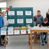 Tim Schneider, Laura Ziegler, Jan Markert und Jannis Sperber als Schreiber (von links) leiteten die erste Schulversammlung der Grundschule Schwebenried, unterstützt von Schulleiterin Katharina Krenig. Die Schüler konnten dabei ihre Wünsche vortragen und demokratisch über das Thema entscheiden, das ihnen am wichtigsten erschien.