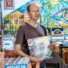 Michael Pfreundschuh hat am Wagnerplatz in Grombühl einen Plattenladen. Seit 20 Jahren versorgt er hier die Würzburger mit Vinyl aus den unterschiedlichsten Genres.
