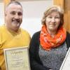 Der FV Dingolshausen ehrte Hannelore Schwarz und Michael Hauck, die sich seit mehr als 20 Jahren ehrenamtlich als Trainer und Funktionäre für den Verein engagieren.