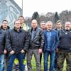 HeidelbergCement ehrt langjährige Mitarbeiter (von links): Betriebsratsvorsitzender Markus Oleynik, Helmut Tritschler, Lothar Rinkleib, Nils Freisinger, Paul Wolz, stellvertretender Werksleiter Jens Lehning, Ralf Mandel, Karl-Heinz Weierich, Ralf Günther, Uwe Cyliax, Reiner Pachl, Philipp Artelt und Werksleiter Michael Becker.