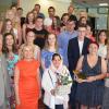 Der Leiter des Beruflichen Schulzentrums Frank Delißen, Landrätin Tamara Bischoff und Fördervereinsvorsitzende Anja Böhm gratulierten den Klassenbesten des Abschlussjahrgangs.