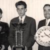 Horst Leuber (links) erfolg 1959 den ersten Platz bei der Coppa Stella D'Italia. Das damalige Modell übergab er nun dem Segelflugmuseum Gersfeld.