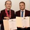 Anke Krüger und Philipp Singer haben den „Preis für gute Lehre“ bekommen.