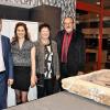 Blickfang Muschelkalkspüle: „Der Küchenladen-Möbel Weigand“, hier (von links) Jens, Daniela, Gudrun und Helmut Weigand, feierte die Wiedereröffnung nach Komplettumbau.