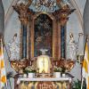 Relikt aus der alten Kirche: Der ehemalige Hochaltar steht jetzt im Seitenflügel der Kirche.