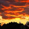 Da kann man das Auge kaumabwenden: Wenn man – wie hier in Ebelsbach – solch einen Sonnenuntergang genießen darf.