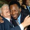 2002: Fußball-Legende Pelé und Stoiber bei der WM in Japan nach dem Sieg Brasiliens über Deutschland. 2002: Fußball-Legende Pelé und Stoiber bei der WM in Japan nach dem Sieg Brasiliens über Deutschland.