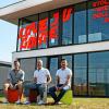 Freuen sich über die Auszeichnung für die Firma Evoworkx Media (von links): Josef Ertl, Martin Ziegler und Inhaber Alexander Streck.