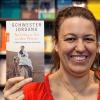Susanne Kern, Inhaberin der Buchhandlung am Dom, empfiehlt „Auf einen Tee in der Wüste: 11 000 Kilometer bis Jerusalem“: „Eine schöne Reisebeschreibung einer Schwester, die sich auf ihrem Weg mit den drei Weltreligionen auseinandersetzt.“