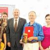 Übergabe Felix-Freudenberger-Preis: von links Sven Höhnke (Theater Neunerplatz Würzburg), Jonas Hermes, Rosa Faerber, Anna Mavrommatis (Musikprojekt), MdB/SPD Bernd Rützel, Klaus Hofmann (Initiative gegen das Vergessen), Katharina Räth (stellte Freudenberger vor) und die Laudatoren Muchtar Al Ghusain (Kulturreferent Stadt Würzburg) und Schweinfurter SPD-Stadtrat Ralf Hofmann (beide SPD).