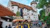 Farbenprächtig zog sich der Festzug zum Rimparer Schlossfest durch den Ort.