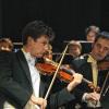 Der aus Karlstadt stammende Philipp Wenger (im Vordergrund bei einem Orchesterkonzert) ist Konzertmeister und gehört zu Deutschlands Spitzengeigern. Er gibt am 15. Juli in Karlstadt ein Konzert.