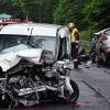 Die beiden am Unfall auf der B26 beteiligten Fahrzeuge wurden komplett demoliert.