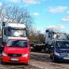 Auch aus Auslieferungslager vom Mercedes Benz in Wörth am Rhein holen die Mitarbeiter von Sued-Trans Lastwagen, um sie zu neuen Eigentümern zu bringen.