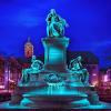 30 Einzelaufnahmen waren nötig, um das Rückert-Denkmal in diesem deshalb einmaligen Portrait in Blau-Magenta,  den corporate-design-Farben im Rückert-Jahr darzustellen.