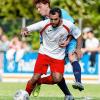 Da kommt der Gegner nicht ran: Thomas Götz (TSG Waldbüttelbrunn, vorne) schirmt gegen Michael Schaut (SV Waldbrunn) die Kugel ab.
