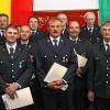 Etliche Feuerwehrmänner aus der Gemeinde Michelau wurden für 25 beziehungsweise 40 Jahre aktive Dienstzeit geehrt. Das Bild zeigt (von links) Landrat Florian Töpper, Kreisbrandmeister Bernhard Voit, Peter Herbig, Kreisbrandinspektor Gottfried Schemm, Hermann Kundmüller, Alois Pfrang, Andreas Schuster, Konrad Ditzel, Wolfgang Roth, Wolfgang Dorsch, Ferdinand Pfriem, Wolfgang Zinner, Georg Zinser, Markus Seelmann, Michael Wolf, Kommandant Oliver Lutz, Bürgermeister Siegfried Ständecke und Kreisbrandrat Holger Strunk.
