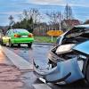 (hf)Sachschaden in Höhe von rund 7000 Euro entstand am Mittwoch kurz vor 7 Uhr an der Großeibstädter Kreuzung auf der B 279. Dort wollte ein Autofahrer aus Richtung Aubstadt kommend die B 279 in Richtung Dorfmitte von Großeibstadt überqueren. Dabei übersah er einen auf der vorfahrtsberechtigten Bundesstraße fahrenden Pkw, der aus Richtung Saal kam. Beide Fahrzeugzeuge kollidierten, wobei die Fahrer jeweils leicht verletzt wurden. Vor Ort war die Feuerwehr Großeibstadt, Kreisbrandinspektor Michael Weber, die Polizei und der Rettungsdienst des BRK Bad Königshofen. Die Feuerwehr leitete den Verkehr an der Unfallstelle vorbei.