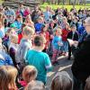 (nrg)   Der SPD-Ortsverein Erlenbach lud am Karsamstag zu seiner traditionellen Ostereiersuche am „Klein-Nizza“ ein. Annähernd 120 Kinder aus Erlenbach und Tiefenthal beteiligten sich eifrig daran. Alle Jungen und Mädchen wurden zunächst mit einem Geschenk bedacht. Wie in den Vorjahren wurden anschließend weitere Preise verlost, unter anderen Eisgutscheine, gestiftet von den Gemeinderäten der FWG-SPD Erlenbach/Tiefenthal sowie von Bürgermeister Georg Neubauer. Vorsitzender Martin Wagner bedankte sich im Namen der Kinder besonders bei den „Nestbauern“, stellvertretend bei Marion Dworschak-Dornbusch, für die liebevoll gestalteten Osternester. Unser Bild entstand bei der Verlosung mit Klaus Dornbusch und Martin Wagner vom SPD-Ortsverein.