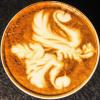 Eines von Daniel Gerlachs Kaffee-gemälden: der gespiegelte Schwan.
