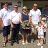 Ein Bild mit Zukunftswirkung auf der Sportanlage des SV Oberdürrbach (von links): Der langjährige SVP-Vorsitzende Michael Stöhr, Würzburgs Bürgermeister Adolf Bauer, Spenderin Ruth Reinfurt und der künftige SVO-Hoffnungsträger Peter Metzger mit seinen Kindern Antonia und Maxi. Ein Bild mit Zukunftswirkung auf der Sportanlage des SV Oberdürrbach (von links): Der langjährige SVP-Vorsitzende Michael Stöhr, Würzburgs Bürgermeister Adolf Bauer, Spenderin Ruth Reinfurt und der künftige SVO-Hoffnungsträger Peter Metzger mit seinen Kindern Antonia und Maxi.