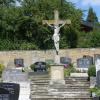 Mittelpunkt des alten Friedhofs in Forst ist das steinerne Kreuz.
