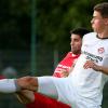 Verstärkt seit dieser Woche den TSV Karlburg: Lukas Imgrund (vorne), hier noch im Trikot des U-23-Teams des FC Würzburger Kickers.