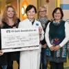 1000 Euro für die Station Tanzbär: Die Organisatorinnen des Unterspiesheimer Kinderkleidermarkts unterstützen mit dem Erlös heuer die Missio-Kinderklinik in Würzburg. Von links: Nina Brand und Christiane Schmitt, Professor Dr. Christina Kohlhauser-Vollmuth, Annemarie Reisenbüchler und Barbara Heck vom Vorstand des Frauenbundes sowie Katharina Krieg (stellvertretend für die vielen Helfer).