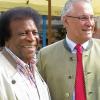 kurz & bündig: „Neger“ Roberto Blanco trifft Minister auf dem Volksfest