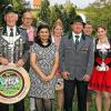 Stolz über den Gewinn der Königsscheibe: Kitzingens Bürgermeister Klaus Heisel (vorne von links) rief Alexander Schwing zum Schützenkönig aus, dessen Ritter sind Gohar Budesheim und Michael Gräßer. Scheiben gewannen bei den Wettbewerben der Hohenfelder Schützengilde Stefanie Dorsch und Bernd Sieber. Bürgerkönig wurde (hinten von links) Jürgen Knauer, gefolgt von Timo Schmidt und Peter Enck. Neue Bürgerkönigin ist Carolin Schmidt-Linke; ihre Ritterinnen sind Iris Knauer und Franziska Weidt.