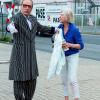 Dirk Denzer begrüßte die Gäste auf dem roten Teppich. Darunter auch die ehemalige Oberbürgermeisterin Gudrun Grieser. Dirk Denzer begrüßte die Gäste auf dem roten Teppich. Darunter auch die ehemalige Oberbürgermeisterin Gudrun Grieser.