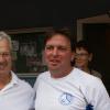 Strahlende Gewinner: Bürgermeister Emil Sebald (links) gewann im Doppel mit seinem „Team Emil“ aus Kleineibstadt, Sulzfelds Rathauschef Jürgen Heusinger den direkten Vergleich mit seinem Großeibstädter Amtskollegen. Dafür gab's Sekt und Erinnerungspokale.