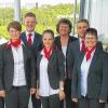 Freude über gute Ausbildungsergebnisse: (von links) Annette Kießner (Ausbildungsleiterin), Julia Götz, Lisa Haid, André Krisam, Nicole Ritter,  Direktorin Angelika Zotter, Julian Dörnhofer, Annette Illig (Personalratsvorsitzende), Samira Schuldheis (Jugend- und Ausbildungsvertreterin) und Direktor Georg Straub.