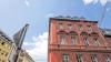 Prachtbau in neuem Glanz: Die Fassade am Roten Bau ist renoviert, ein Hotel wird das schmucke Denkmal aber nun doch nicht.