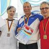 Erfolgreiches Trio: Sie machten die Medaillen über die 400-m-Freistil unter sich aus: Irma Gier (2.), Sabine Morche-Block (1.) und die Kitzingerin Dietlind Weise (3., von links).
