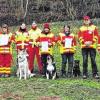 (mrl)   Anfang Februar haben sieben Mensch-Hund-Teams der Gruppe Würzburg-Mainfranken des Arbeiter-Samariter-Bundes sich dem Eignungstest für Rettungshunde gestellt. Die Prüfung fand in Neustadt statt. Der Test ist die Grundvoraussetzung für die Rettungshundeausbildung. Die Teams haben den Eignungstest bestanden und dürfen jetzt bei der Rettungshundestaffel Würzburg Mainfranken trainieren. Die Rettungshundestaffel bildet die Teams in der Flächen- und Trümmersuche oder im Mantrailing aus. Probetraining bei Carsten Kohls  (01 51) 53 06 79 90, E-Mail: c.kohls.asb@gmx.deFoto: Carsten Kohls