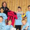 (faf)   Sieben Spiele, sieben Siege: Die U-13-Volleyballer des TSV Rottendorf haben sich vor dem TuS Frammersbach den Titel des unterfränkischen Meisters gesichert. Unser Bild zeigt das meisterliche TSV-Team: (hinten von links) Sebastian Fern, Trainerin Dorothee Gloy, Quentin Durschang, Julian Hack sowie (vorne von links) Torben Prussas, Jonas Preu und Matthis Brux.