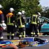 Beim Gemeindefeuerwehrtag in Hambach wurde die Rettung aus zwei Autowracks simuliert. Beim Gemeindefeuerwehrtag in Hambach wurde die Rettung aus zwei Autowracks simuliert.