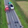 Schwer verletzt wurde nach Angaben der Polizei ein Motorradfahrer, weil er vermutlich beim Überholen den Gegenverkehr übersehen hatte.