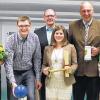 Symbolische Schlüsselübergabe: die bisherige Pächterin Erna Gehring (von links), Kegelvereinsvorsitzender Marcus Fröhlich, Zeils Bürgermeister Thomas Stadelmann, die neue Besitzerin Daniela Berchtold und die bisherigen Besitzer Georg und Lieselotte Hiernickel.