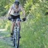 Begehrte Schattenplätze: Insgesamt 90 Sportler (im Vordergrund der vom Tegernsee angereiste Olaf Drews) gingen bei der zwischenzeitlich 22. Auflage des Burgläurer Mountain-Bike-Biathlons an den Start.