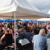 Feststimmung unter den Pavillons