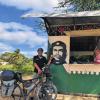 Auf die Revolution: Che-Guevara ist in Kuba ein gefeierter Nationalheld und noch heute allgegenwärtig. Dies ist einer der Eindrücke, den Fahrrad-Weltenbummler Manfred Wagner mit seiner Frau Inge in der Karibik sammelte.