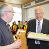 Pfarrer Gerhard Spöckl (links) hob die gute ökumenische Zusammenarbeit hervor.